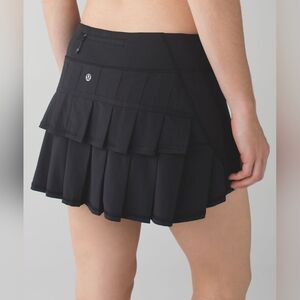 Lululemon Athletica Black Tiered Mini Skirt, Size 10.